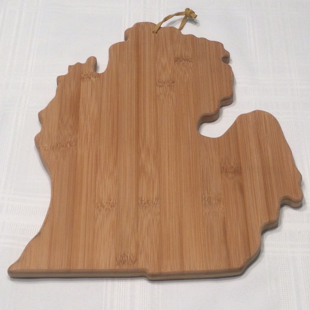 Totally Bamboo Cutting Board NWOT - Picture 3 of 5